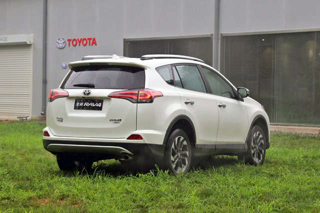 一汽豐田RAV4 2016款 榮放 2.5L AT四驅(qū)尊貴版