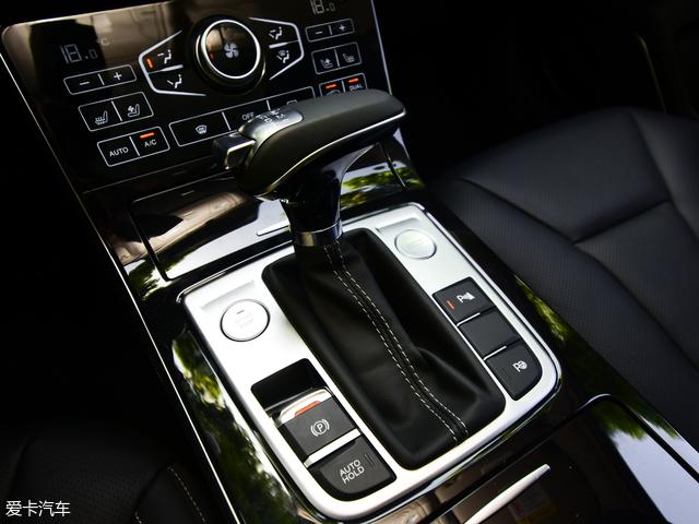 中國品牌轎車誰更強(qiáng) 紅旗H5競品對比