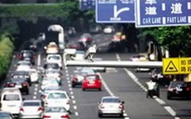 路上這7種車千萬不要跟！跟了絕對不討好