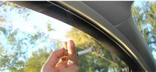 開車的時候只開一側車窗 原來還有這么多的好處